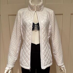 LONDON FOG WHITE/PEARL QUILTED JACKET WITH HIDDEN HOOD AND ADJUSTABLE BACK SZ M